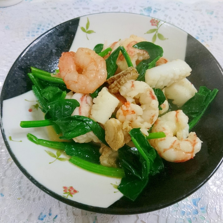 シーフードとほうれん草のバター醤油炒め レシピ 作り方 By Hirohyt102 楽天レシピ